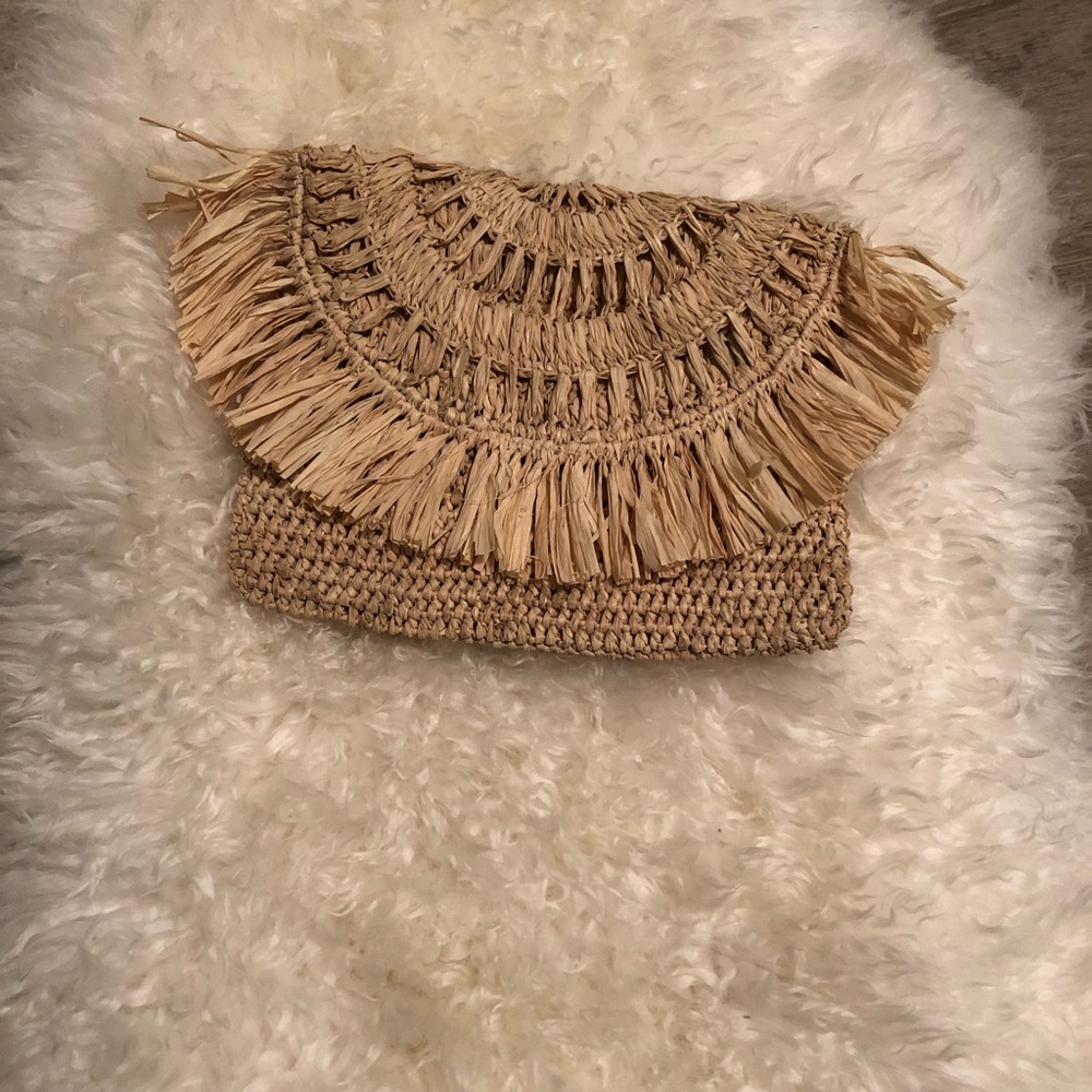 Straw clutch